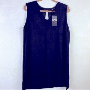 ORB.LIFE 100% Polyester Black Tunic top. Faux suede feel. V-neck front. XL